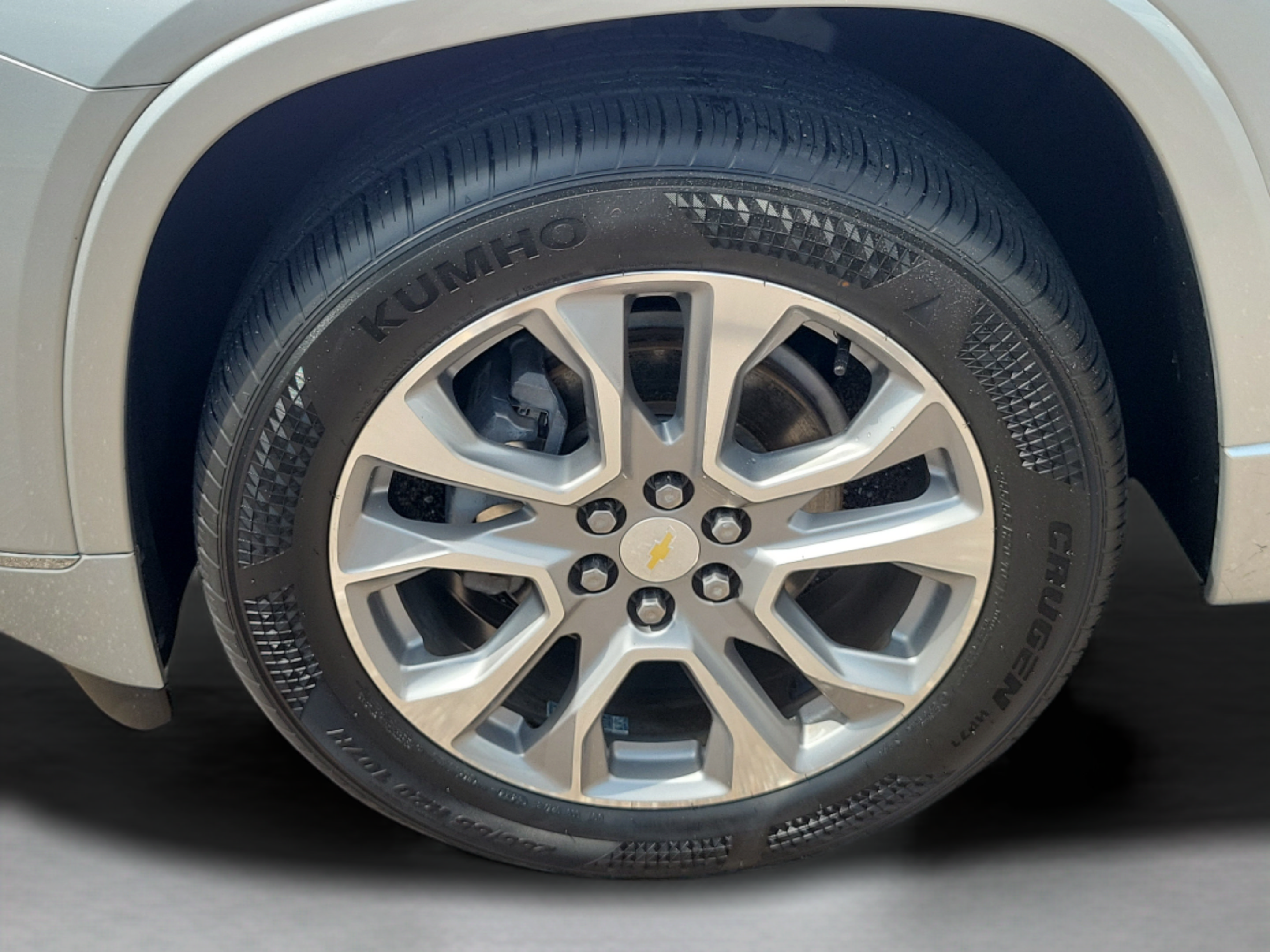 Used 2018 Chevrolet Traverse Premier w/ Driver Confidence II Package FWD image 26