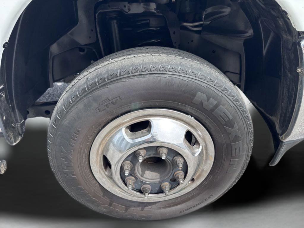 Used 2024 RAM 3500 Tradesman w/ Chrome Appearance Group image 23