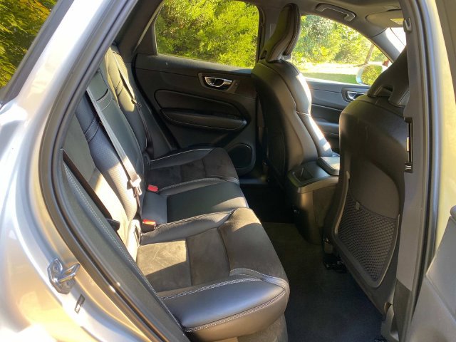 Used 2019 Volvo XC60 T5 R-Design FWD image 34