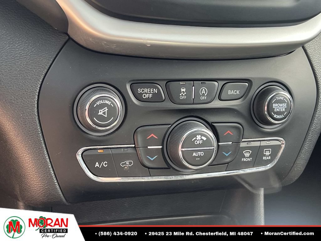 Used 2016 Jeep Cherokee Overland AWD/4WD image 22