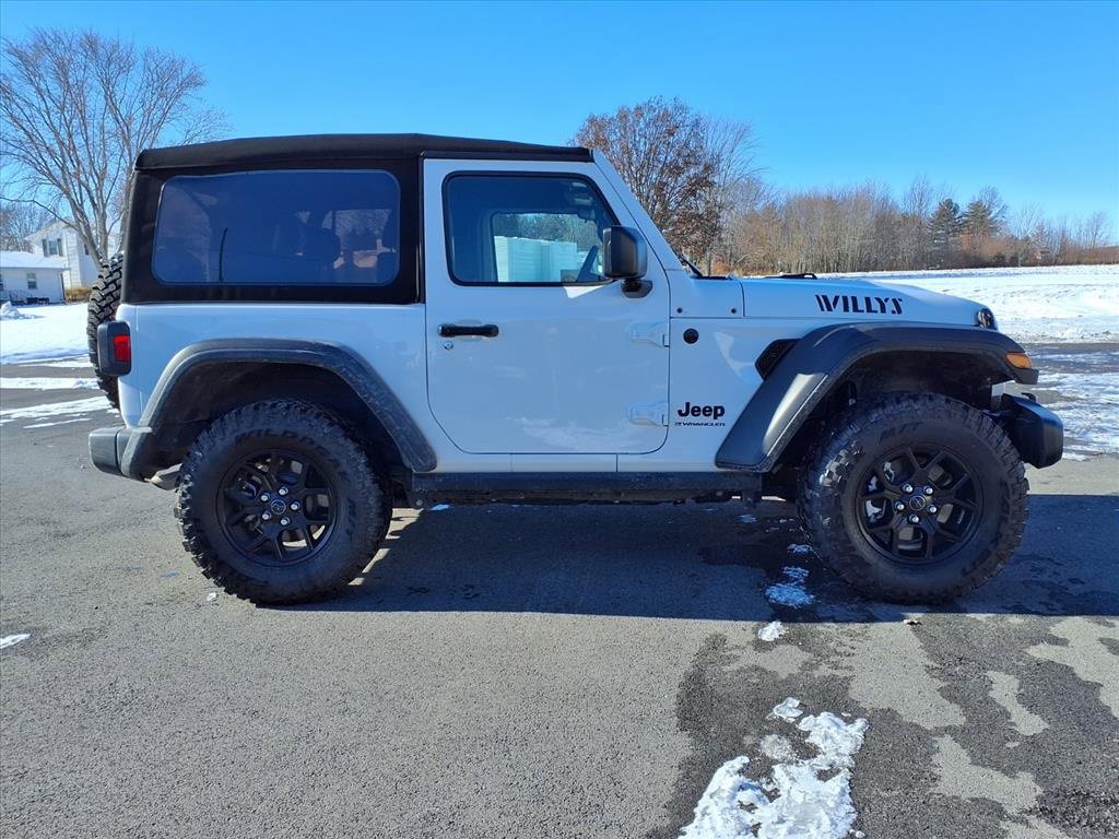 Used 2024 Jeep Wrangler Willys image 4