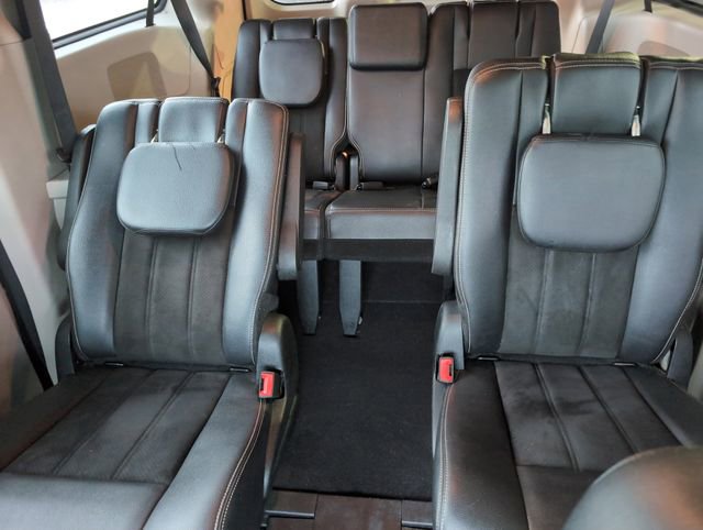 Used 2020 Dodge Grand Caravan SXT FWD image 18