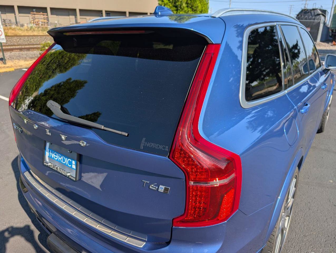 Used 2016 Volvo XC90 T6 R-Design w/ Protection Package Plus AWD/4WD image 26
