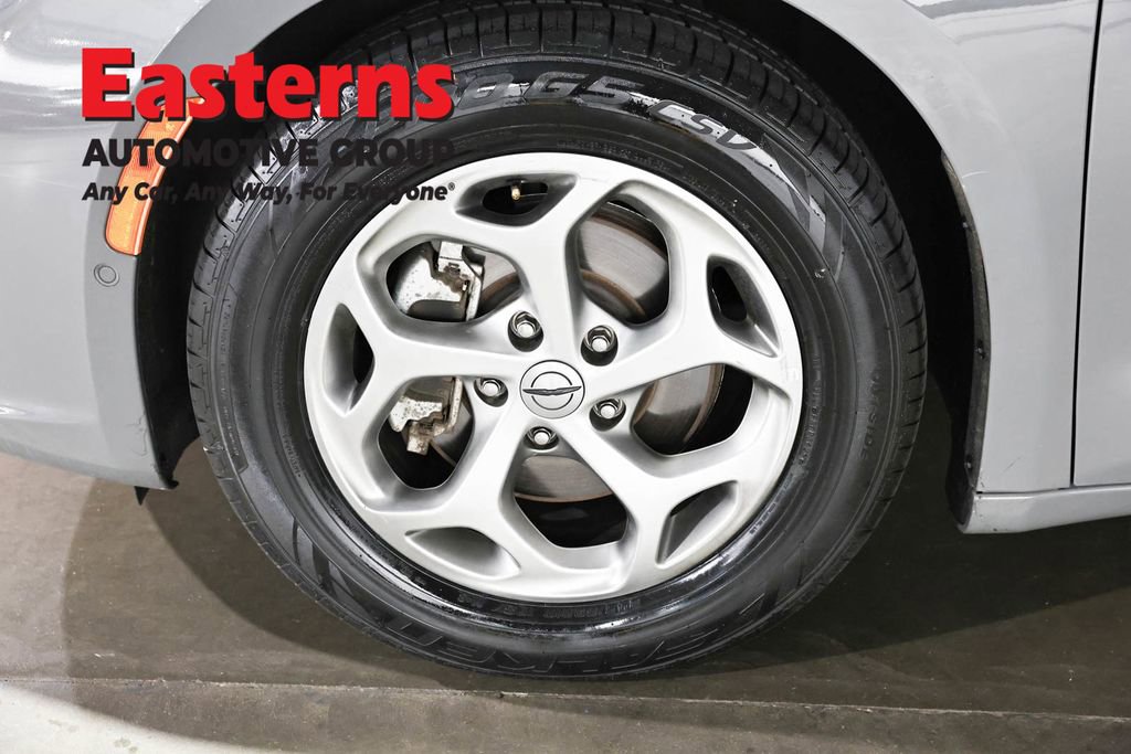 Used 2022 Chrysler Pacifica Limited FWD image 34