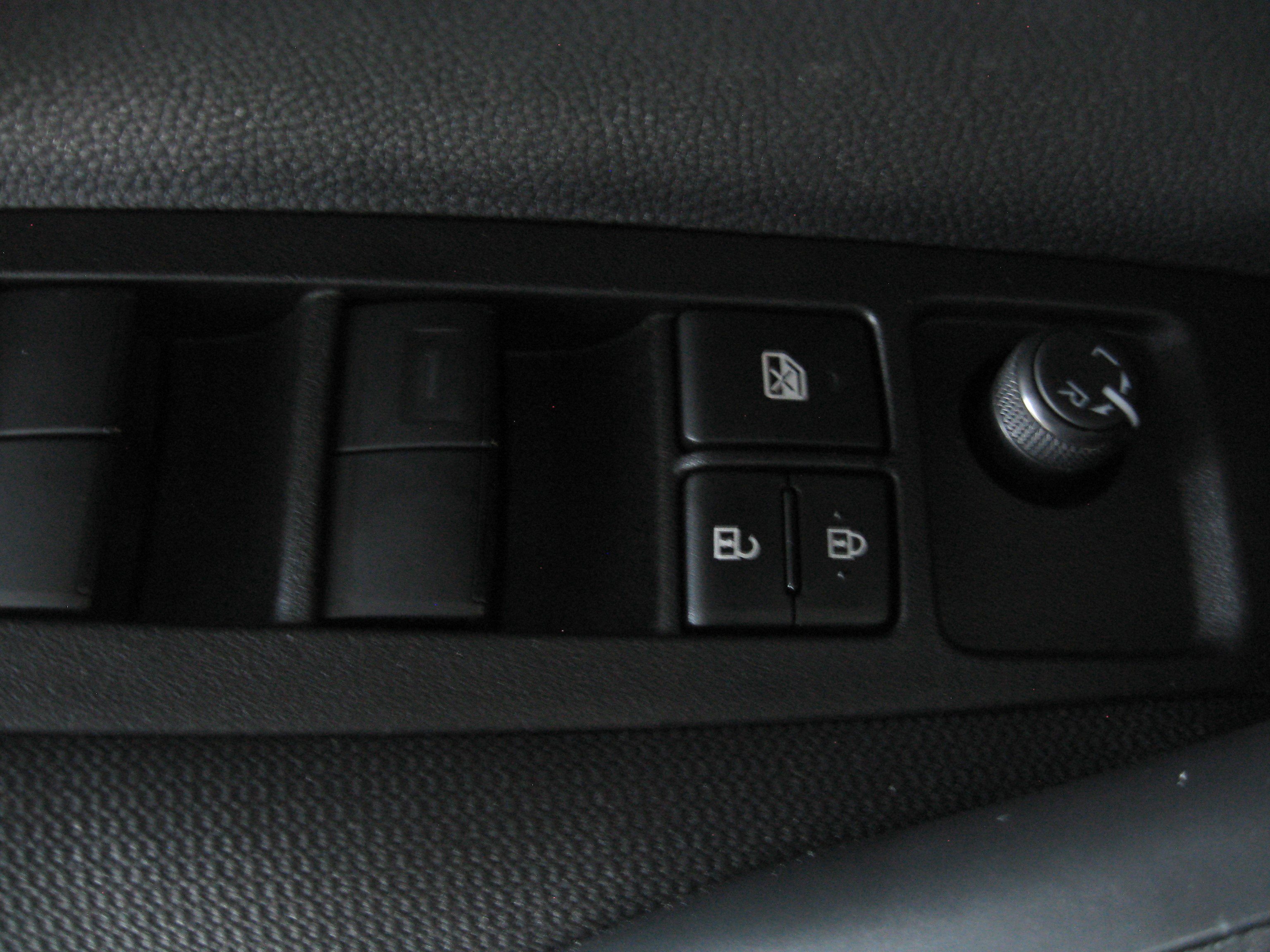 Used 2025 Toyota Corolla LE w/ LE Premium Package image 11