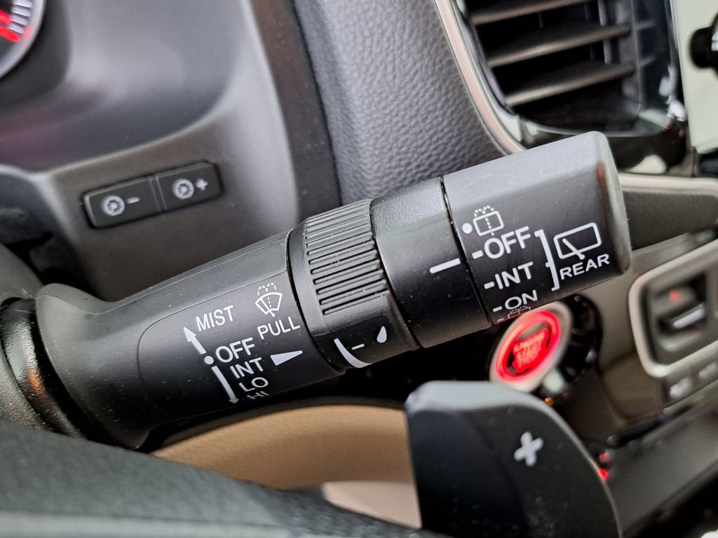 Used 2020 Honda Pilot Touring image 11