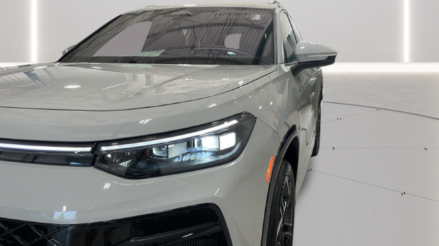 New 2026 Volkswagen Tiguan SEL R-Line AWD/4WD image 31