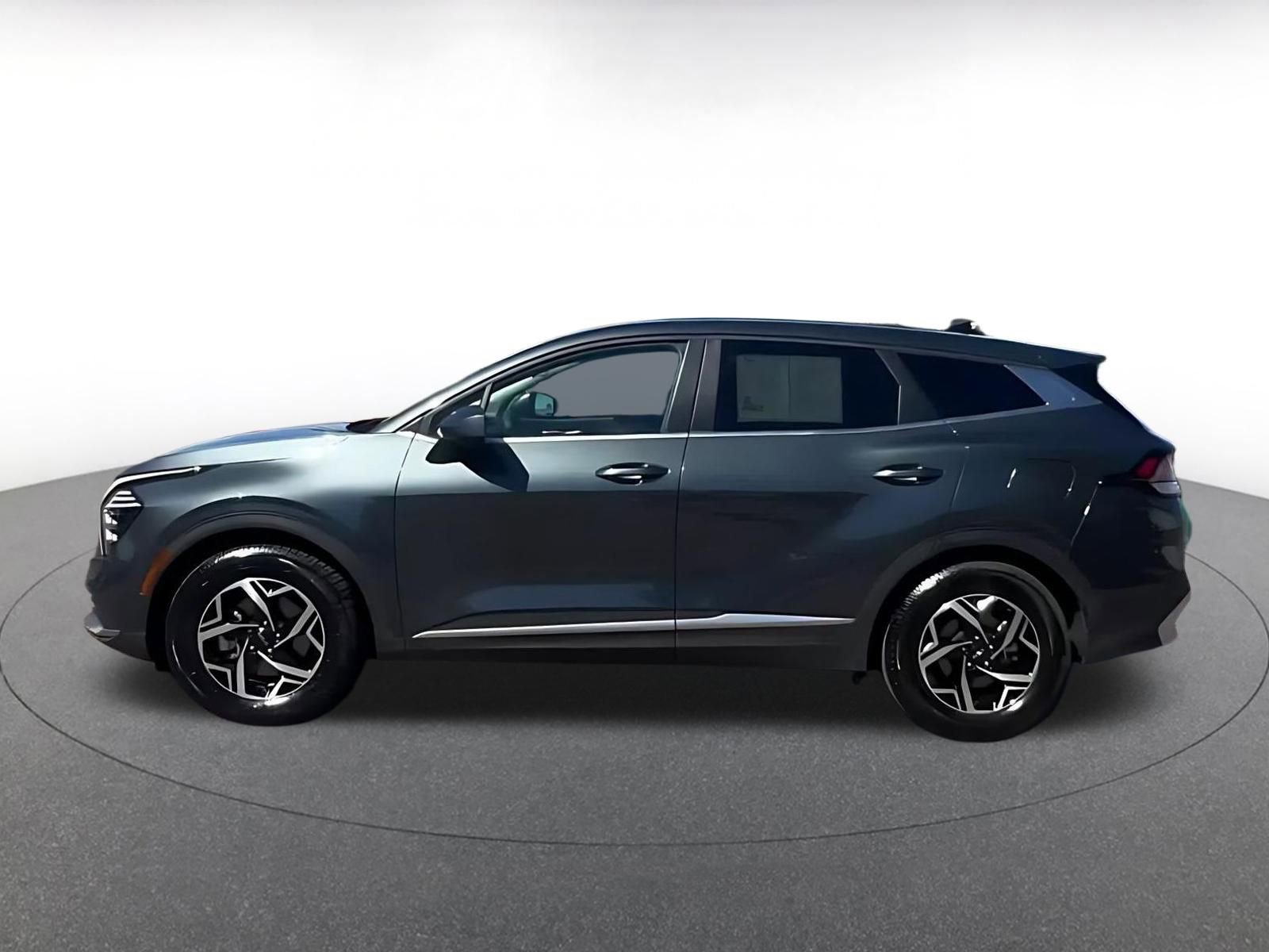 Used 2025 Kia Sportage LX FWD image 9