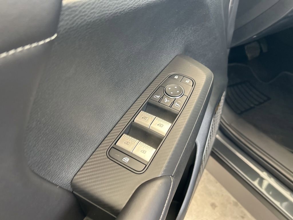 New 2025 Mitsubishi Outlander SE image 36