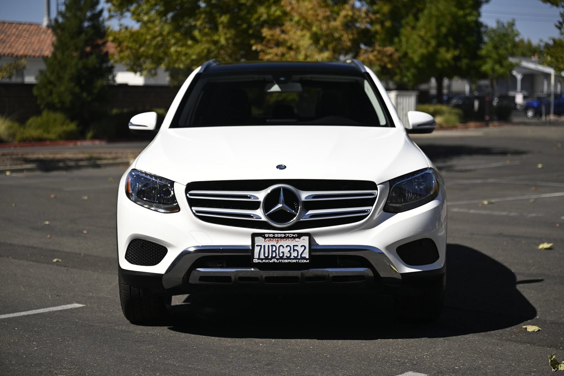 Used 2017 Mercedes-Benz GLC 300 4MATIC image 2