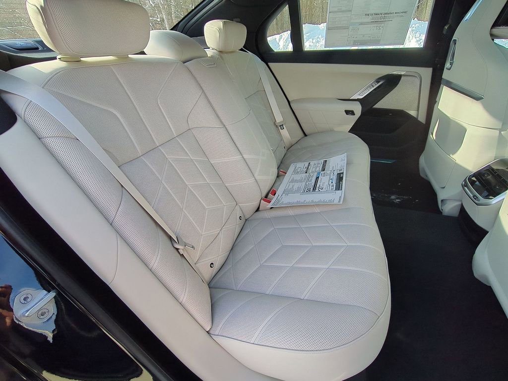 New 2026 BMW 740i xDrive w/ Executive Package image 26