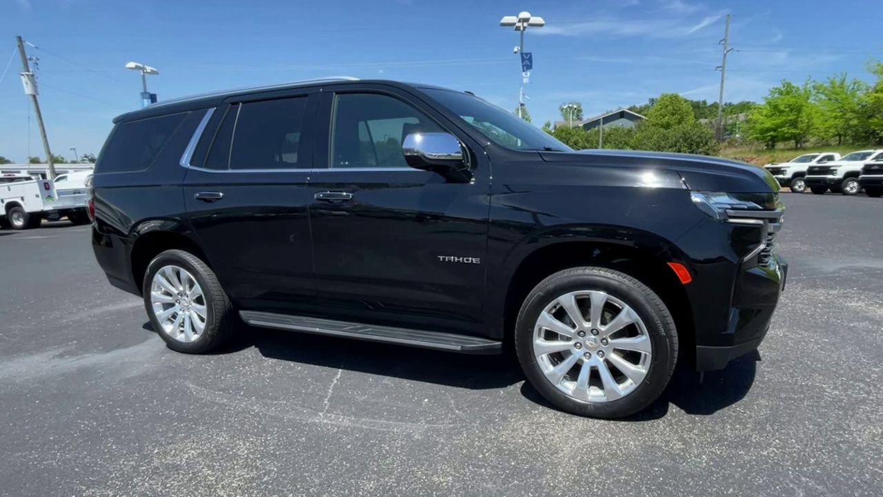 Used 2024 Chevrolet Tahoe Premier AWD/4WD image 2
