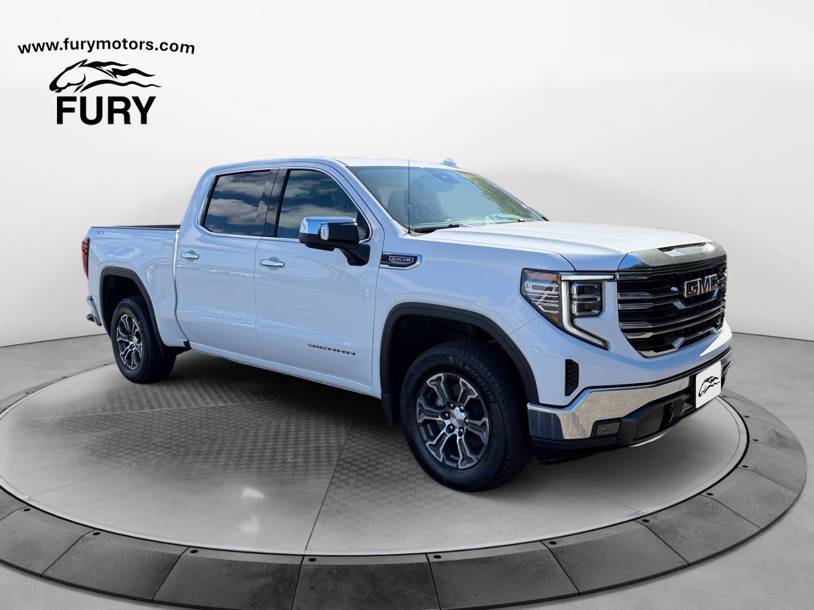 Used 2025 GMC Sierra 1500 SLT AWD/4WD image 1