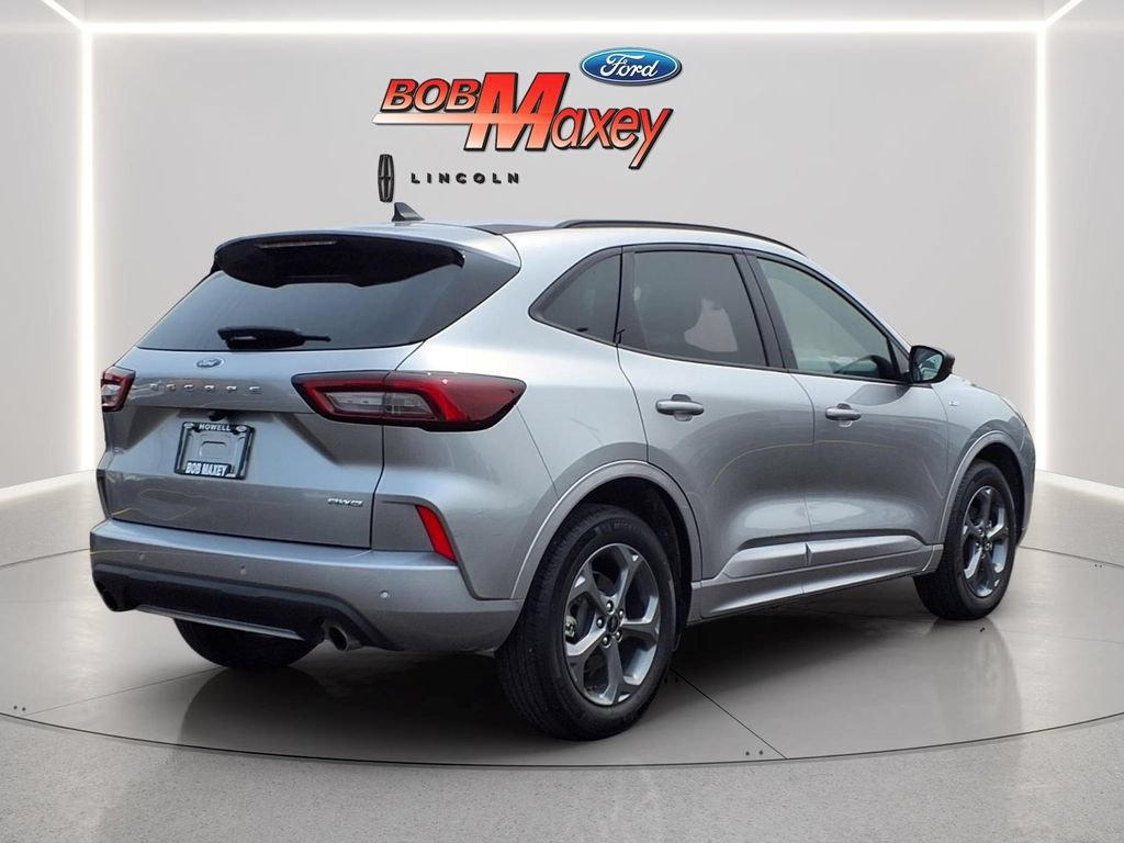 Used 2023 Ford Escape ST-Line w/ Tech Pack #1 AWD/4WD image 4
