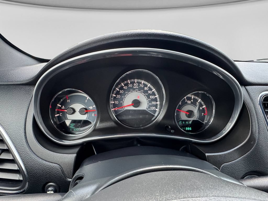 Used 2013 Chrysler 200 Touring FWD image 13