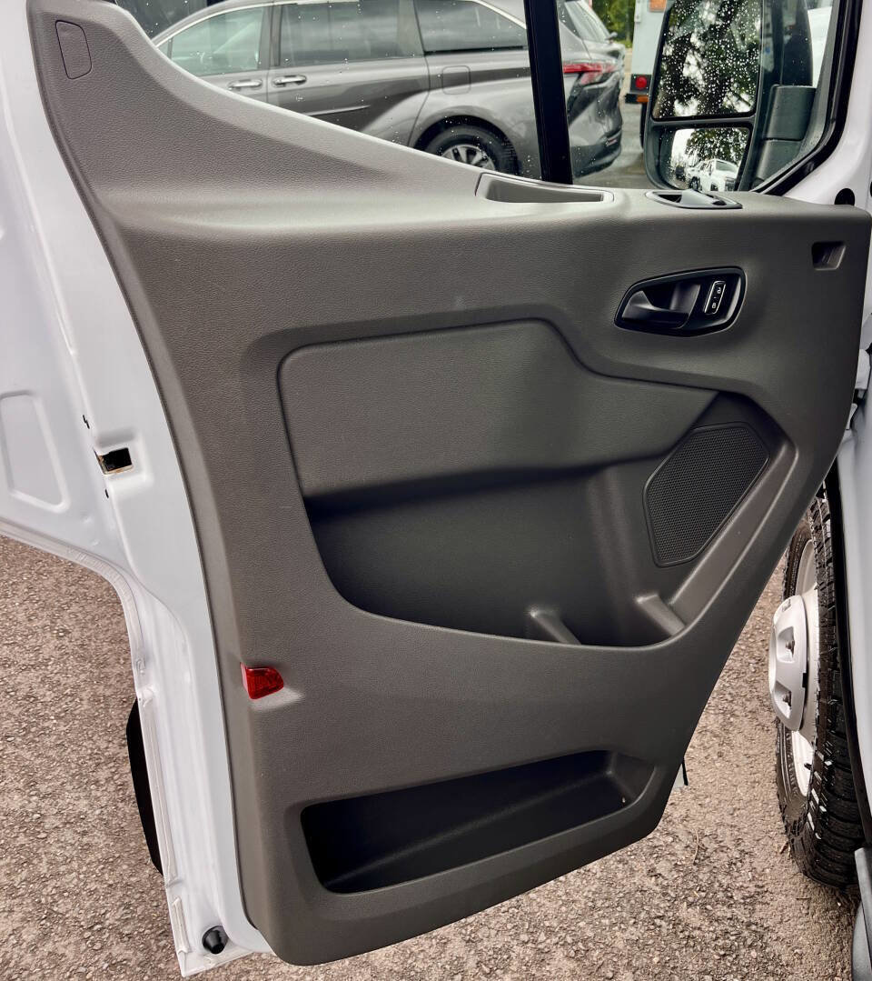 Used 2023 Ford Transit 250 Medium Roof AWD image 15
