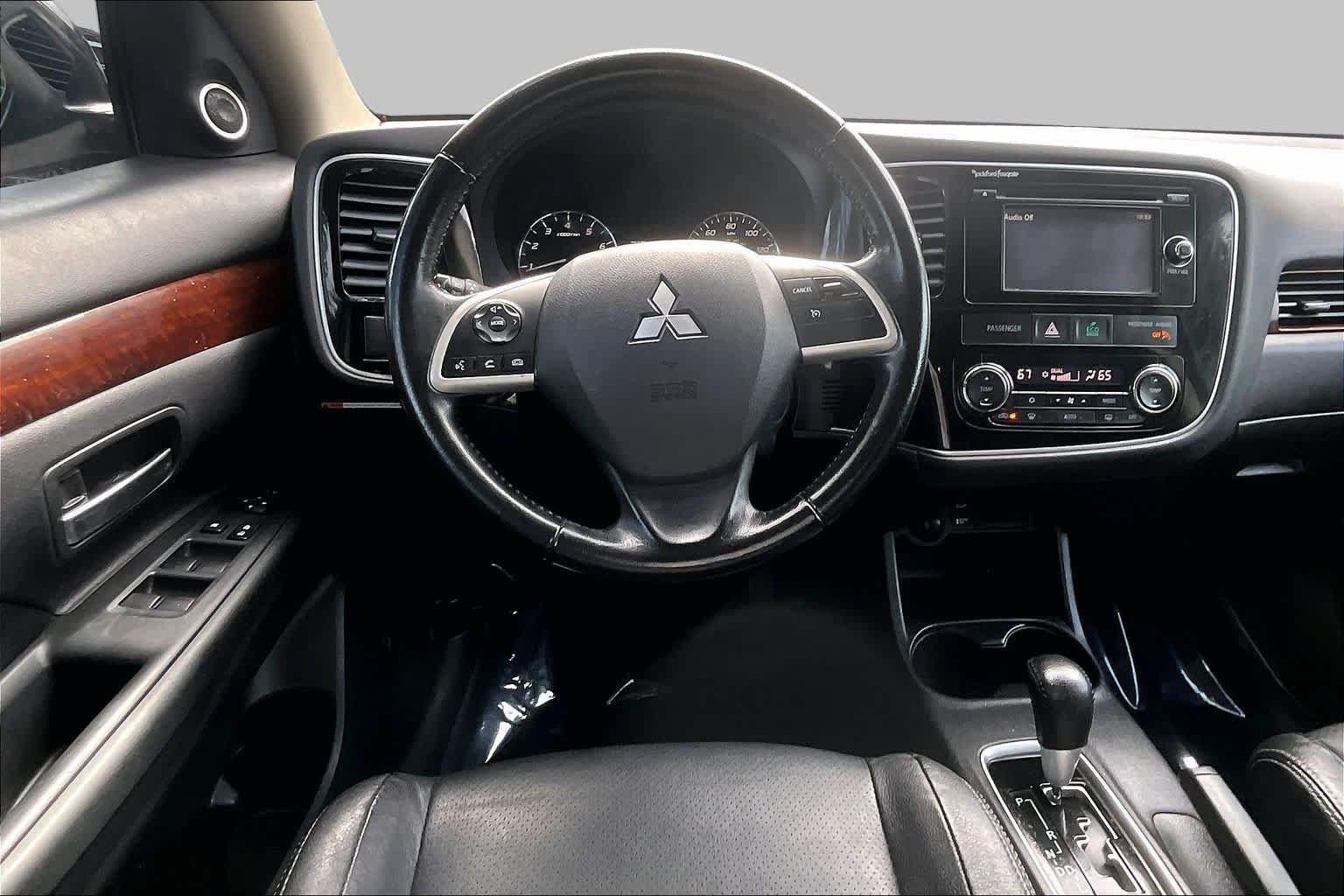 Used 2015 Mitsubishi Outlander SE FWD image 6
