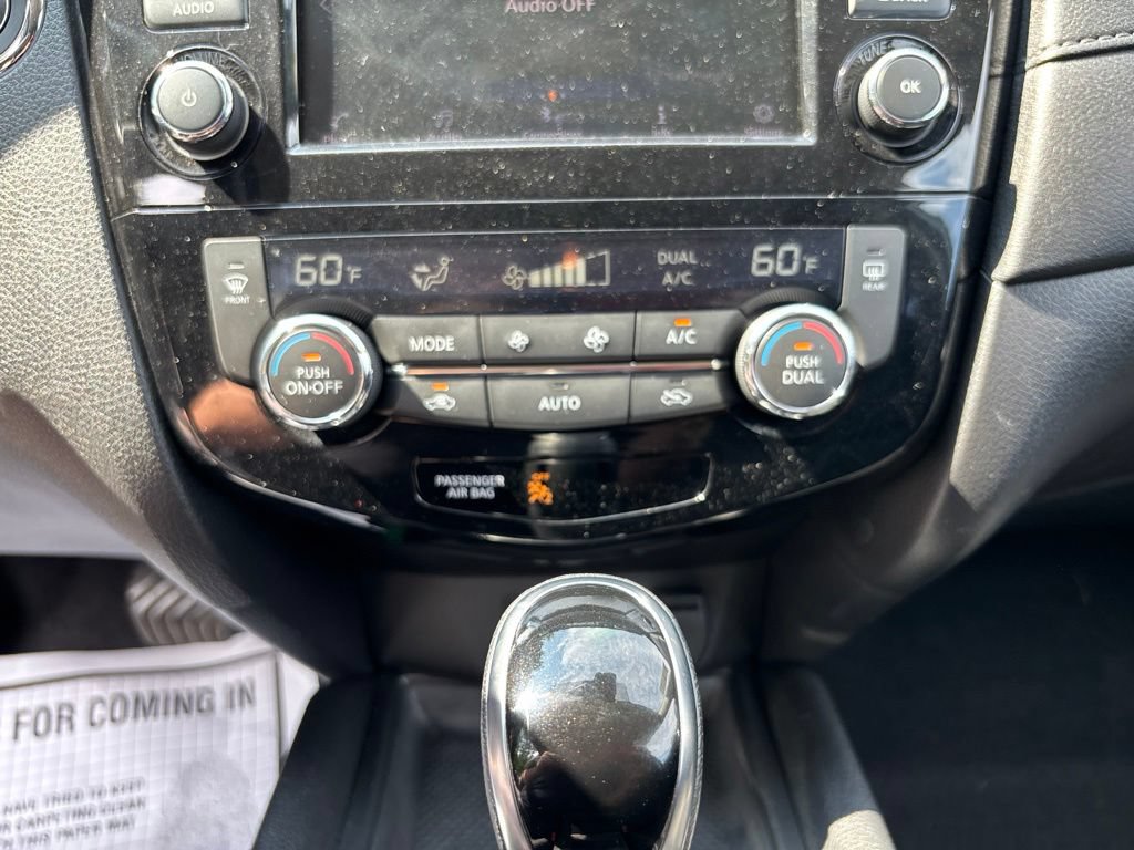 Used 2020 Nissan Rogue SV AWD/4WD image 18