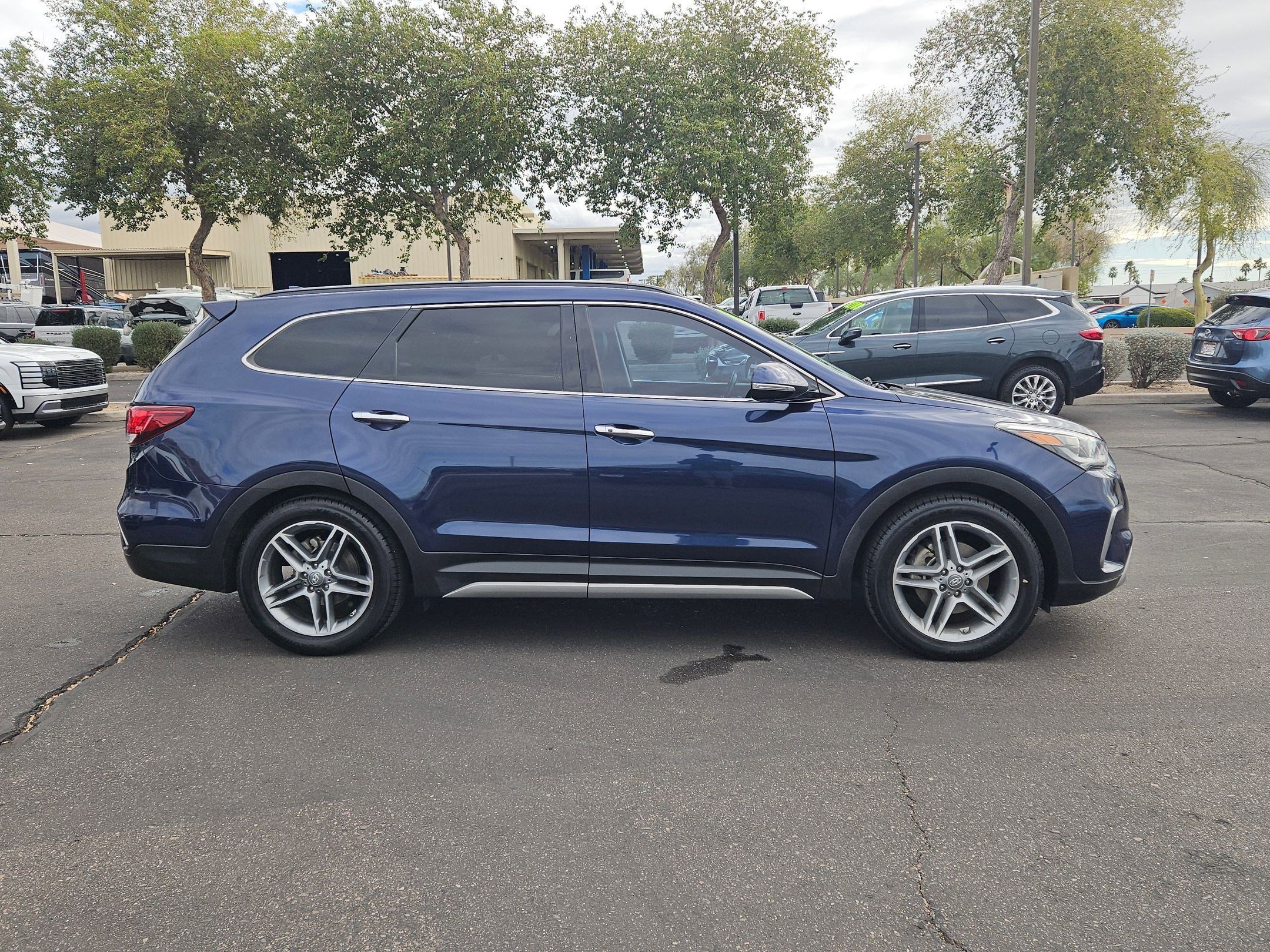 Used 2018 Hyundai Santa Fe Limited image 4