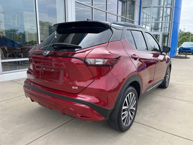 Used 2023 Nissan Kicks SR w/ SR Premium Package FWD image 4