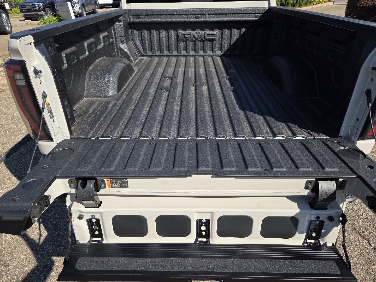 New 2026 GMC Sierra 2500 AT4 w/ AT4 Premium Plus Package AWD/4WD image 24