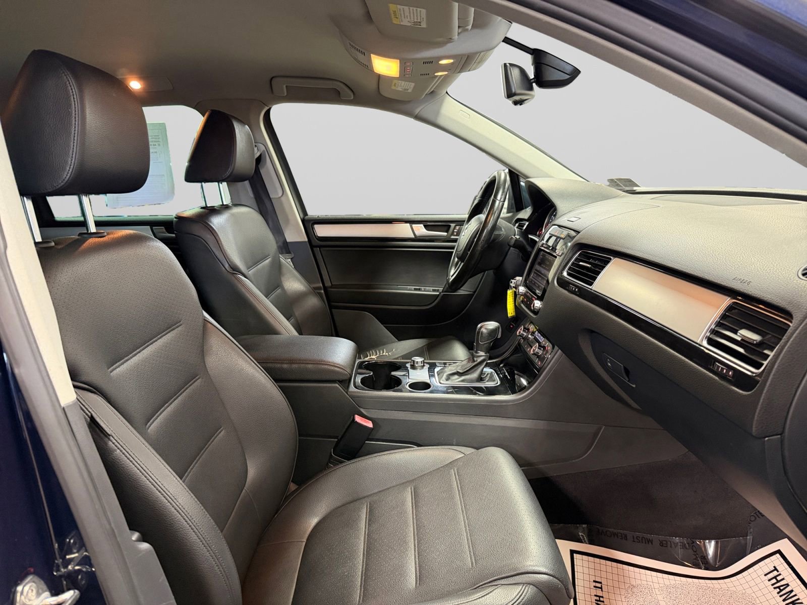 Used 2013 Volkswagen Touareg Sport image 24