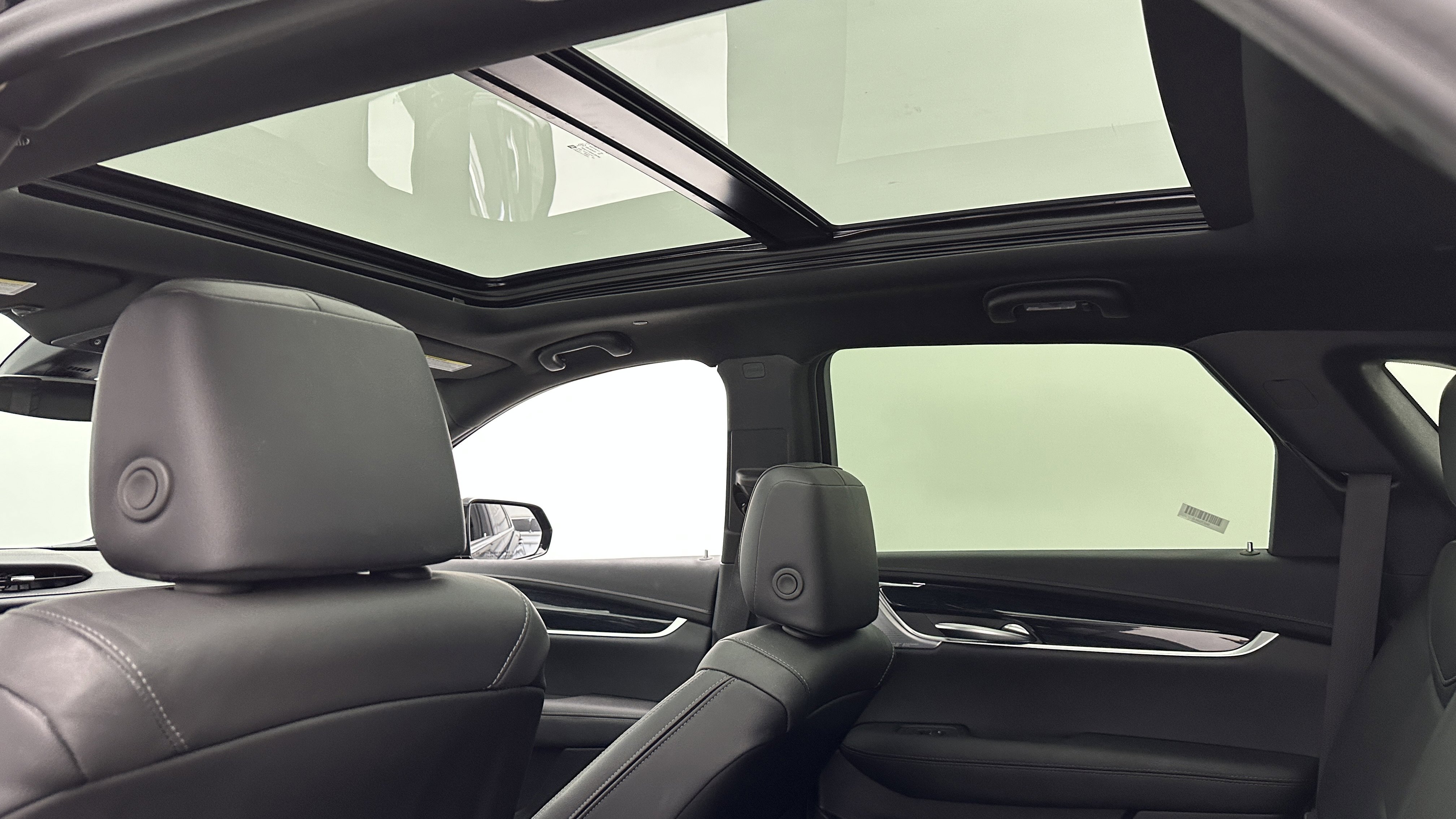 Used 2025 Cadillac XT5 Premium Luxury image 6