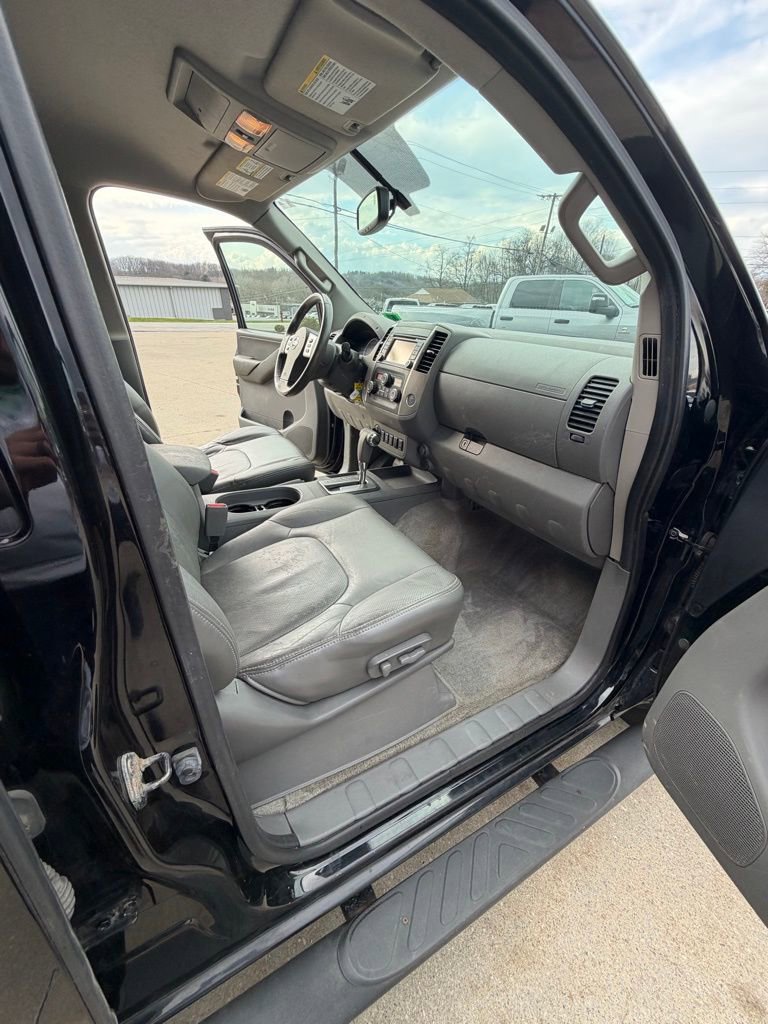 Used 2013 Nissan Frontier SL image 26