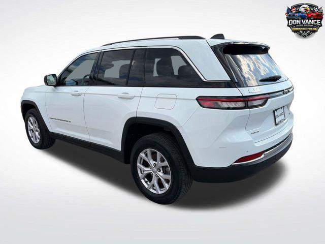 Certified 2022 Jeep Grand Cherokee Limited image 3