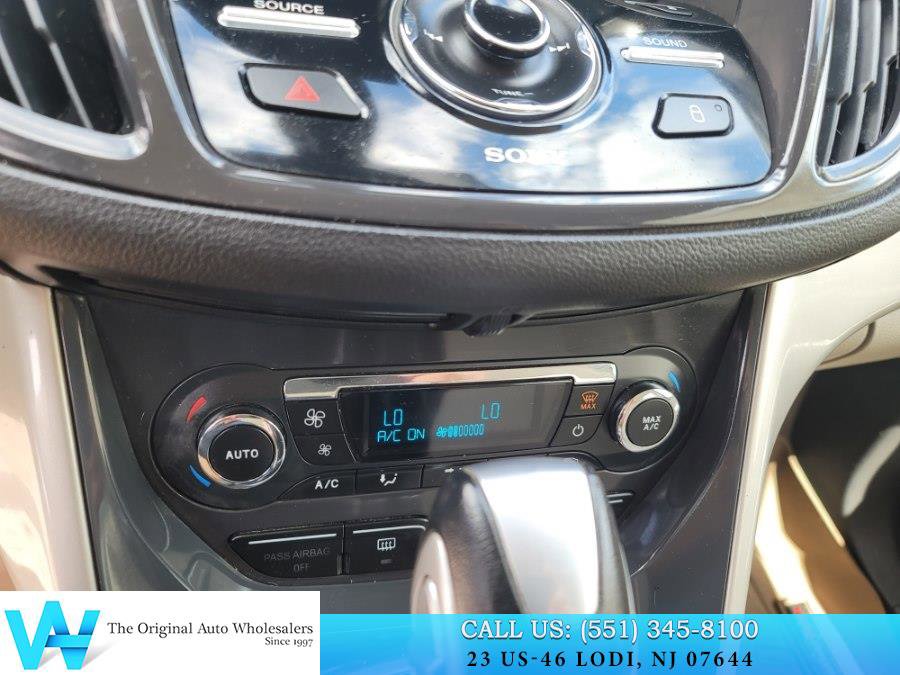Used 2013 Ford C-MAX SEL FWD image 21