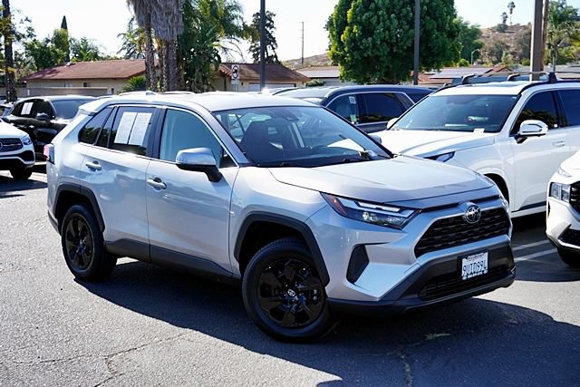 Used 2025 Toyota RAV4 LE FWD image 3