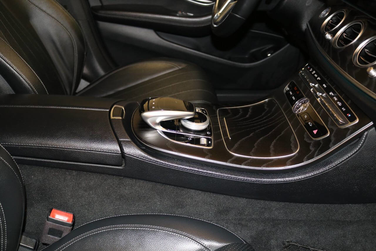 Used 2020 Mercedes-Benz E 350 Sedan image 24