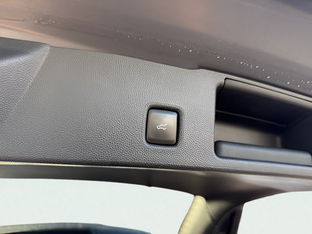 Used 2022 Ford Escape SEL FWD image 9