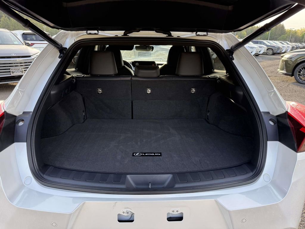 Used 2022 Lexus UX 250h w/ Premium Package image 29