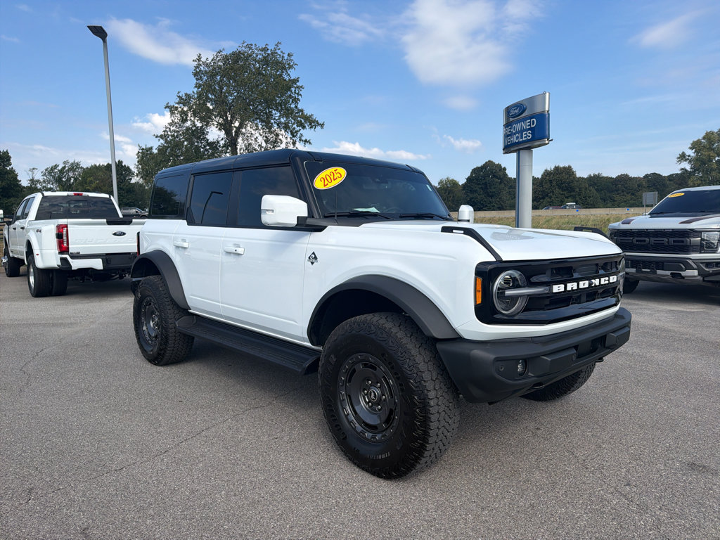 Used 2025 Ford Bronco Outer Banks w/ Sasquatch Package AWD/4WD image 3