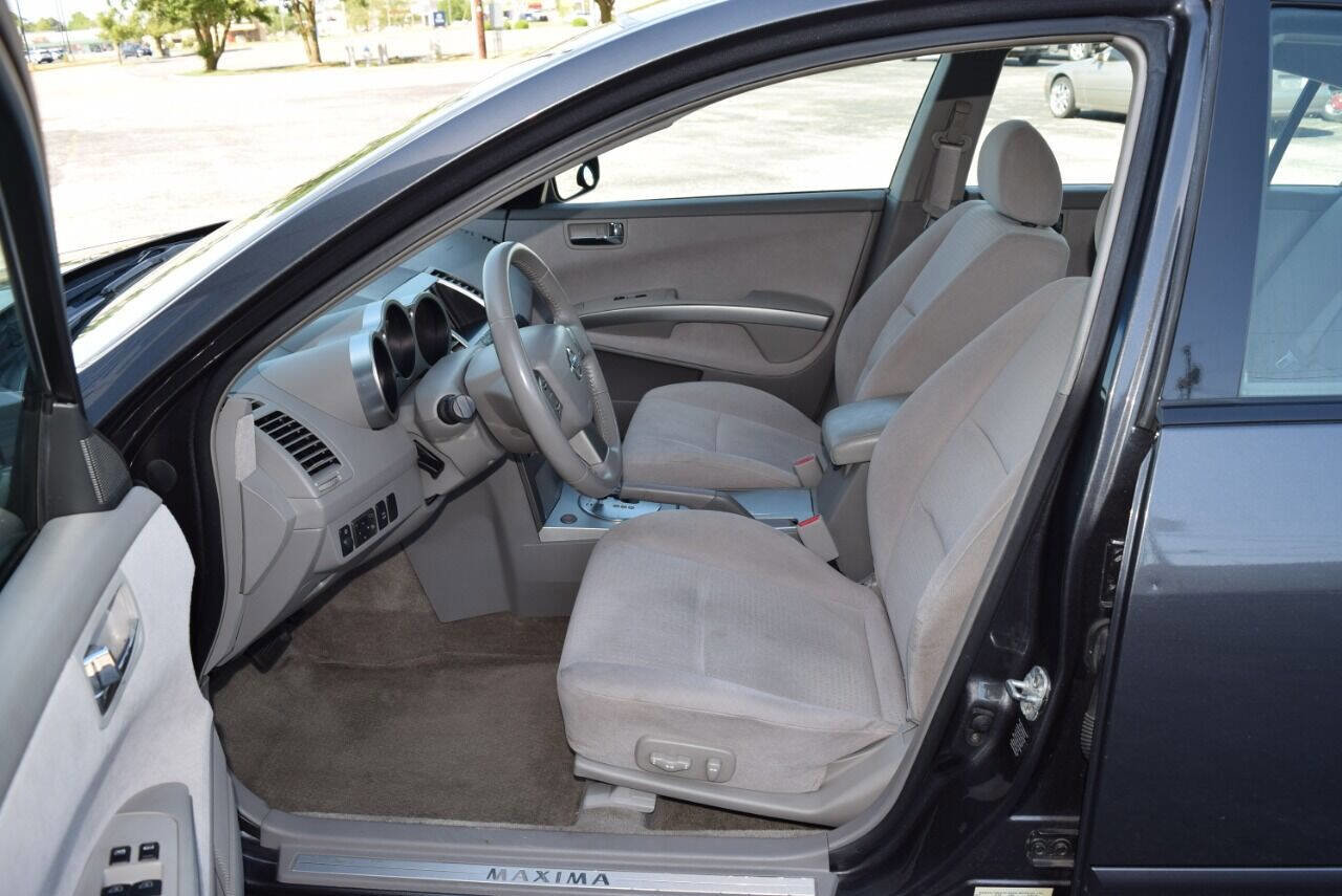 Used 2005 Nissan Maxima 3.5 SE image 2