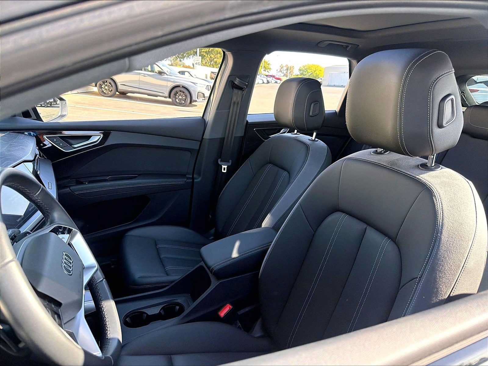 Used 2024 Audi Q4 e-tron Premium Plus w/ Premium Plus AWD/4WD image 27