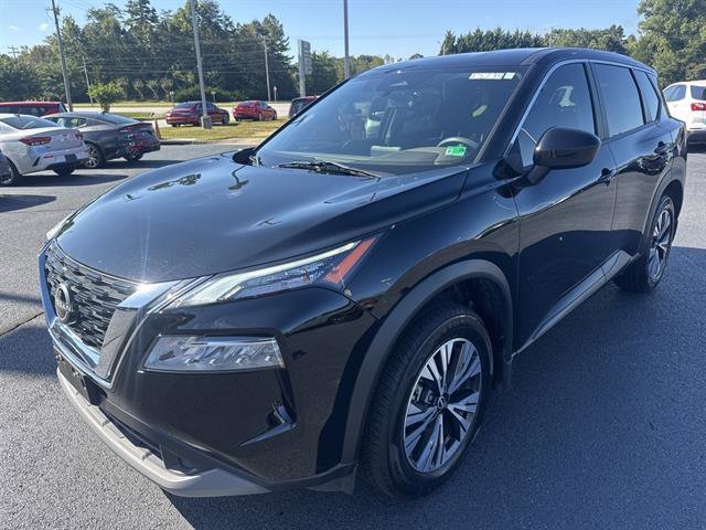 Used 2023 Nissan Rogue SV image 3