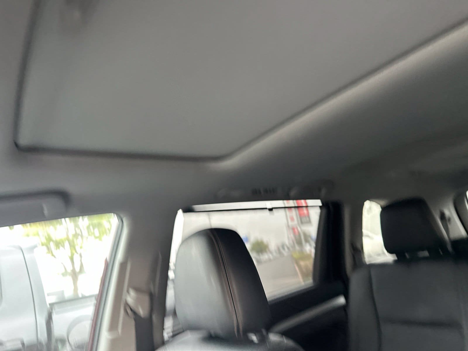 Used 2019 Toyota Highlander XLE AWD/4WD image 11