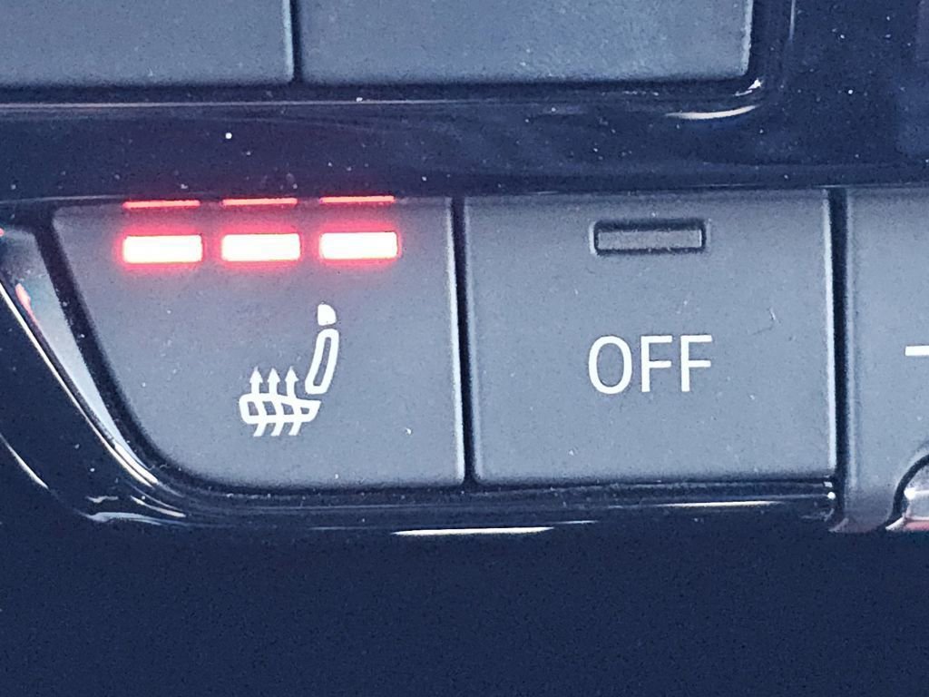 Used 2023 Audi Q4 e-tron Premium w/ Convenience Package image 13