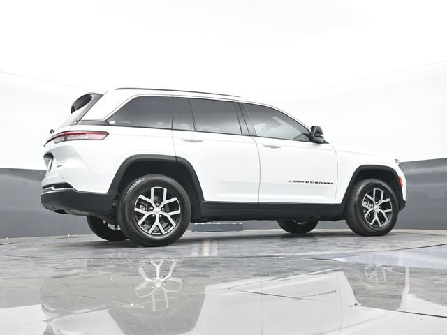 Used 2024 Jeep Grand Cherokee Limited w/ Trailer Tow Package AWD/4WD image 49