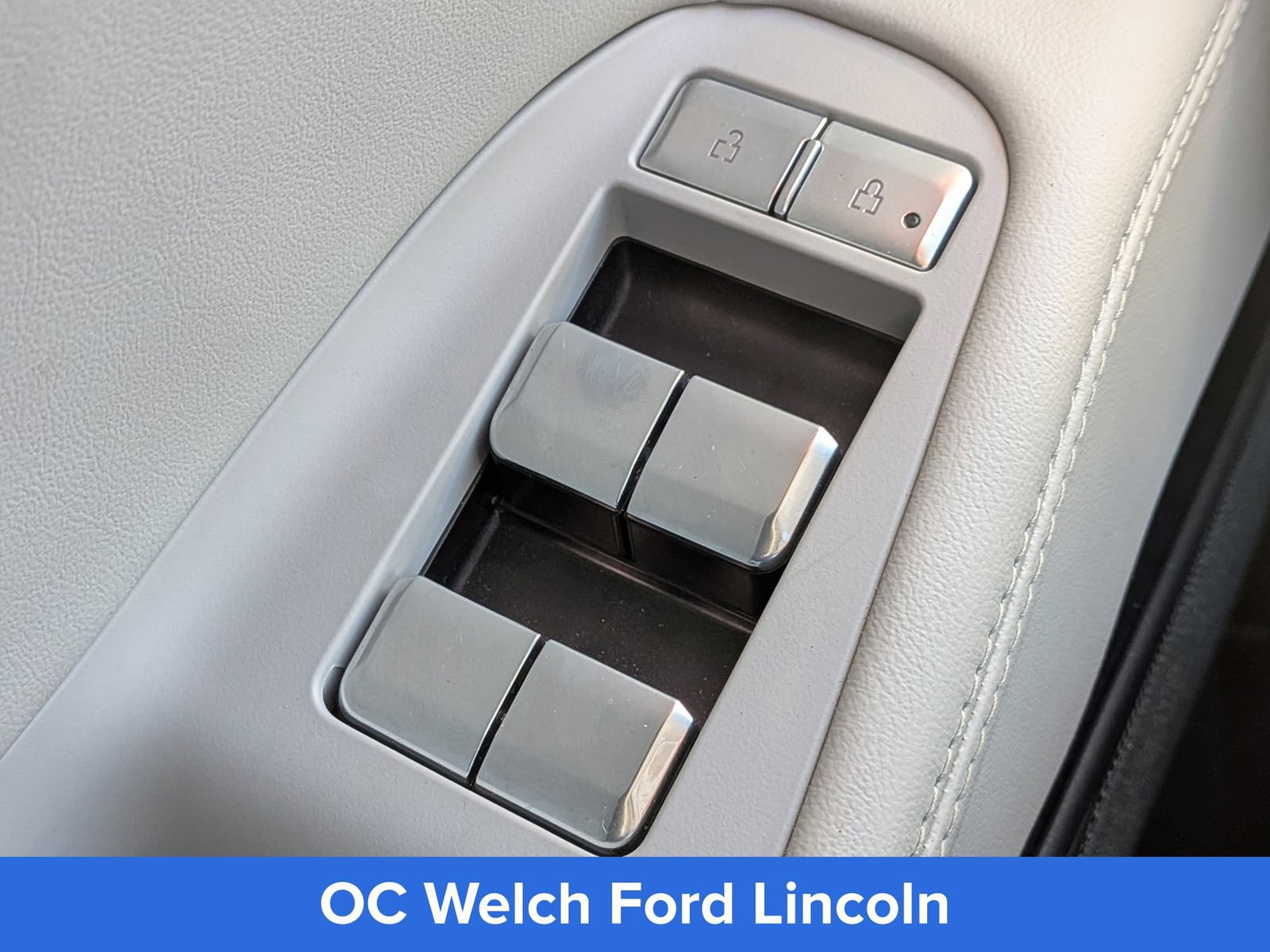 Certified 2025 Lincoln Navigator Reserve AWD/4WD image 29