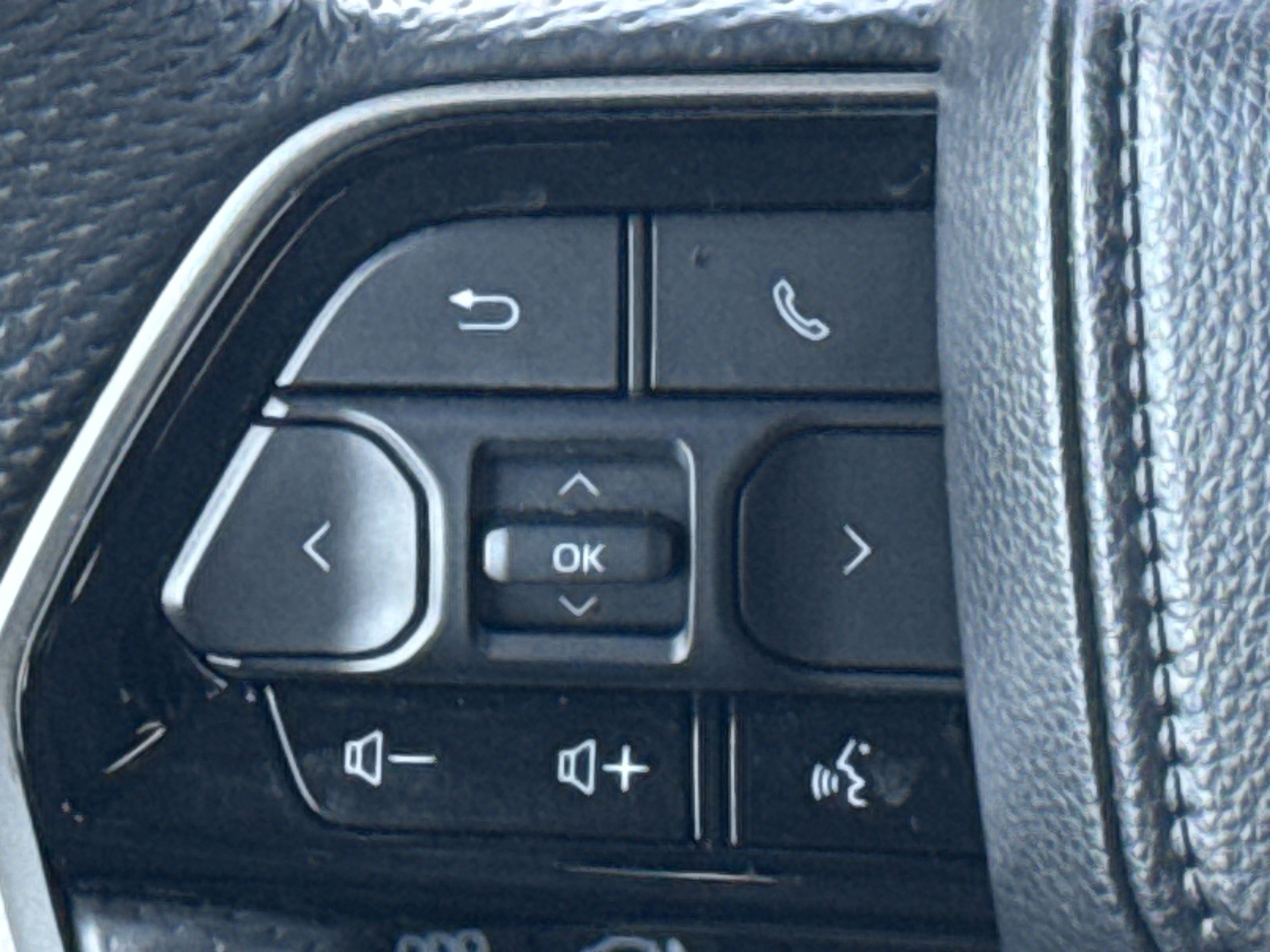 Used 2024 Toyota Tundra Limited AWD/4WD image 19