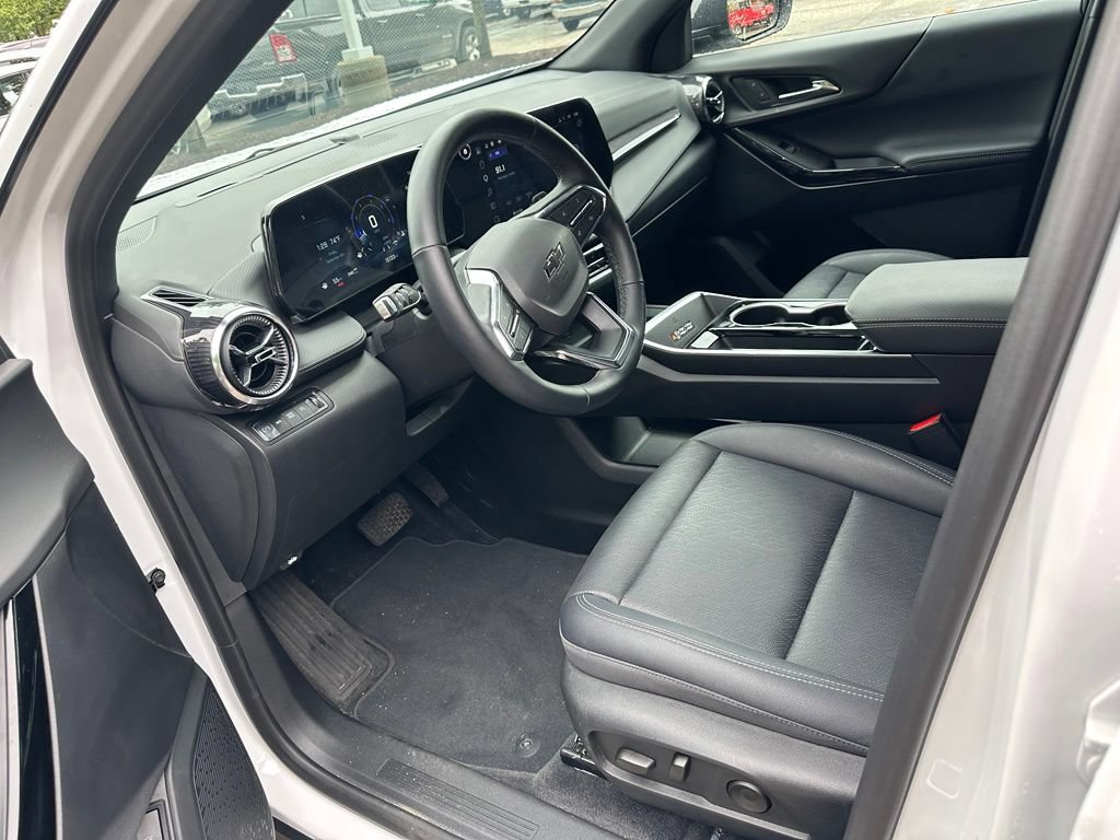 Used 2025 Chevrolet Equinox LT w/ Convenience Package II AWD/4WD image 10
