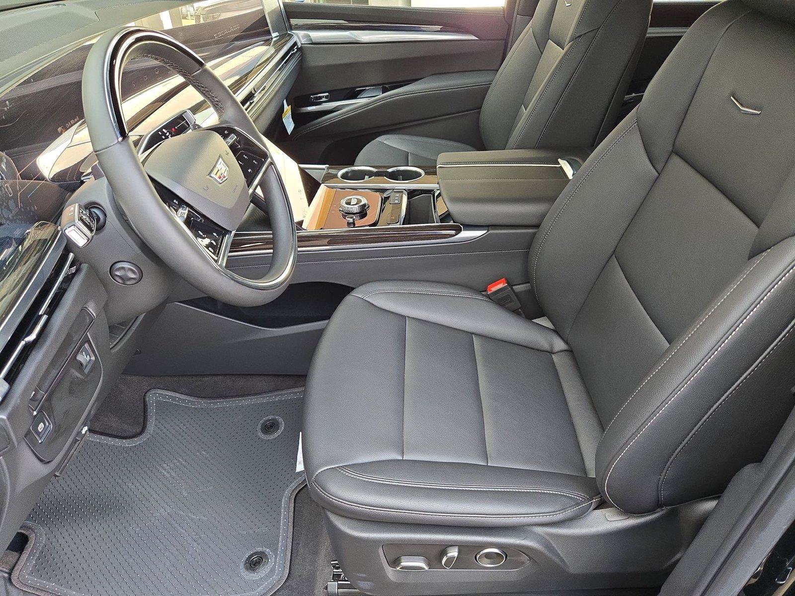 Certified 2025 Cadillac Escalade Luxury RWD image 10