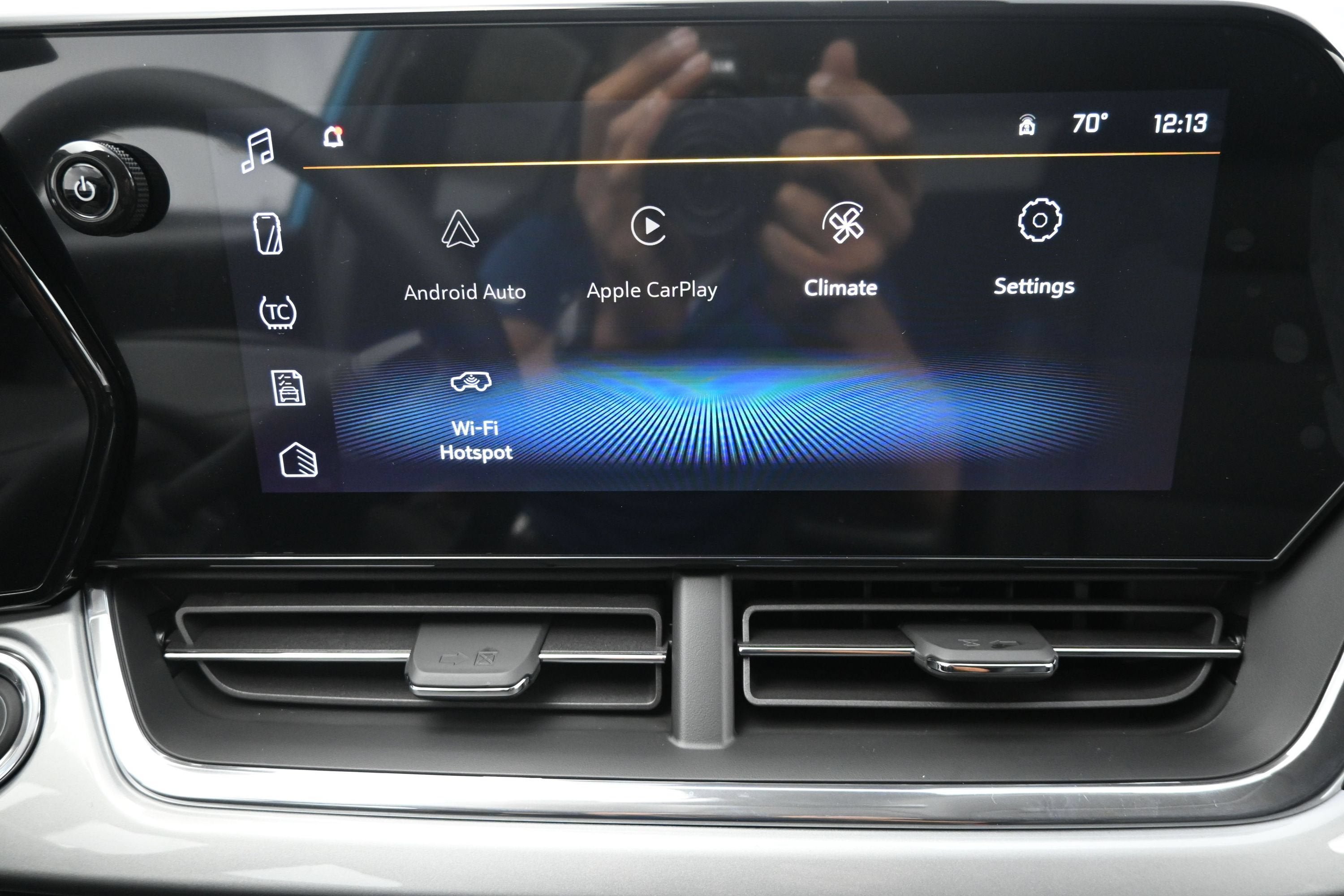 New 2026 Chevrolet Trax LT w/ Sunroof Package FWD image 16