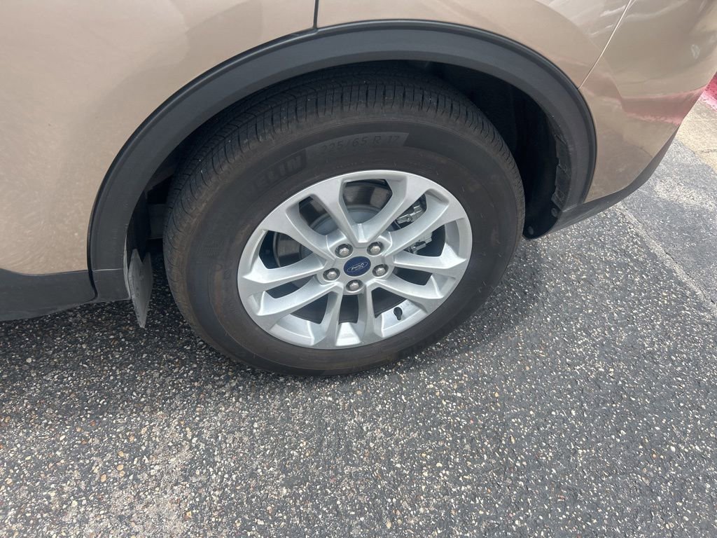 Used 2020 Ford Escape SE FWD image 9
