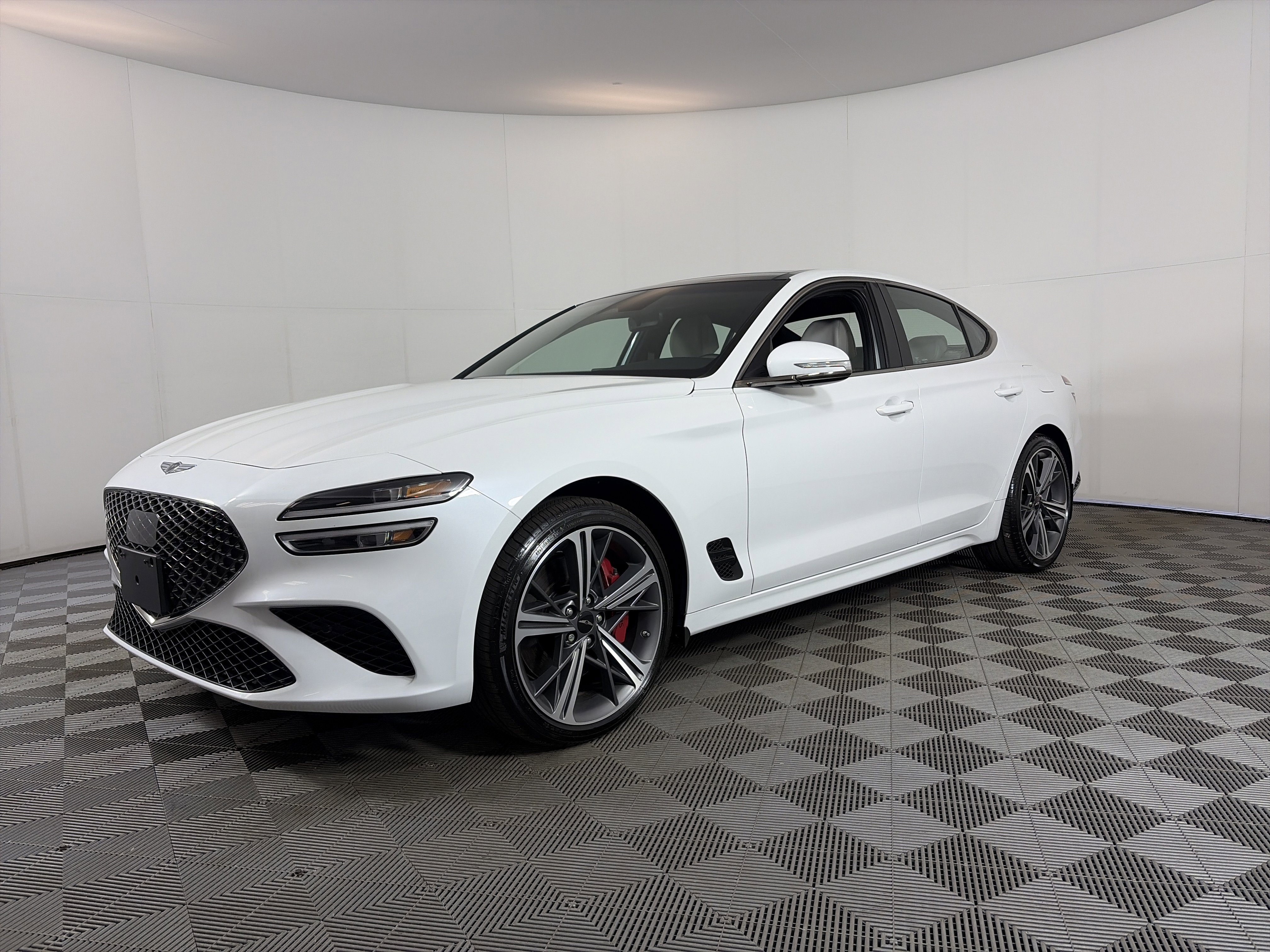 Used 2024 Genesis G70 2.5T w/ Sport Prestige Package image 3