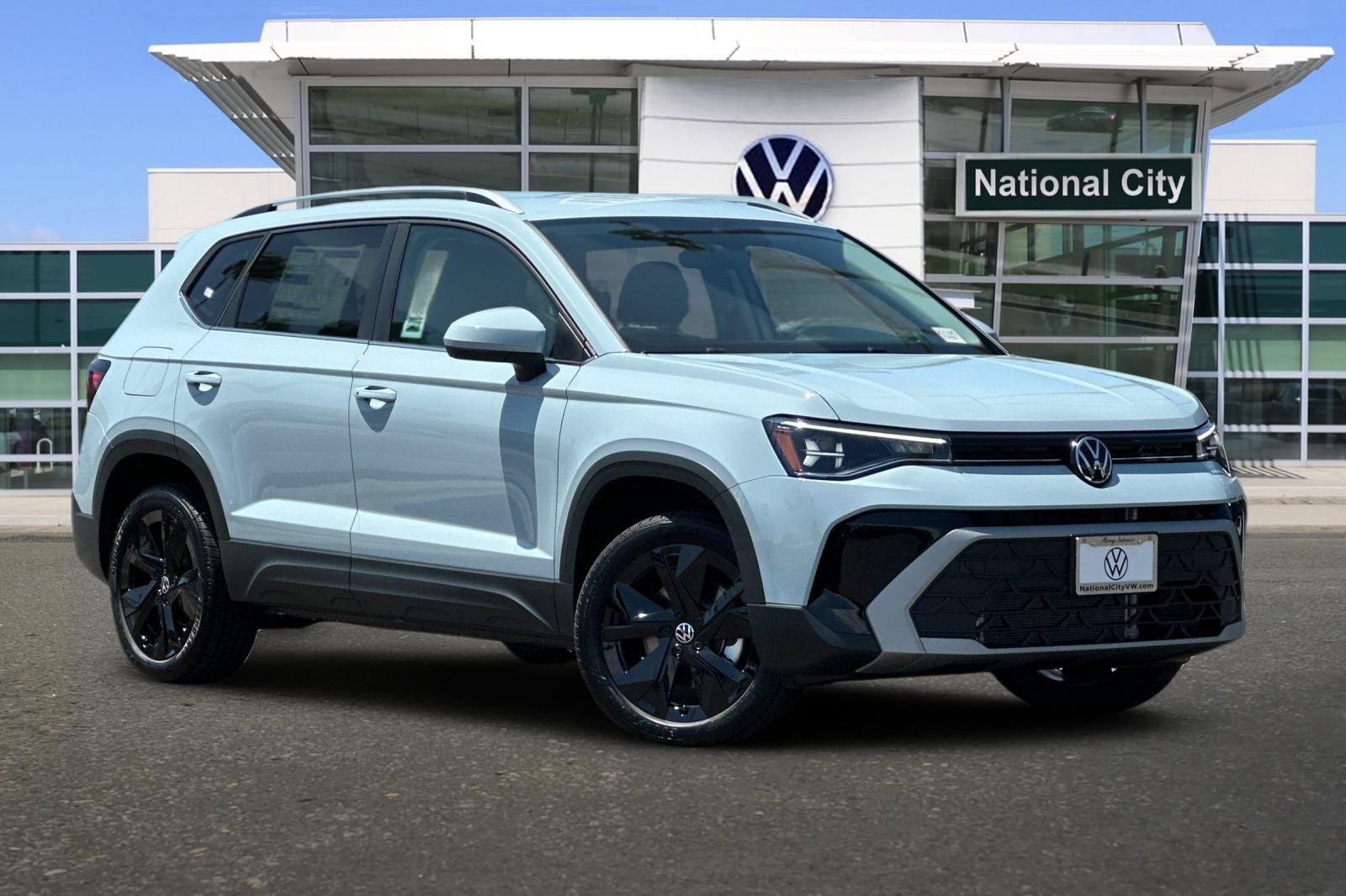 New 2026 Volkswagen Taos SE FWD image 2