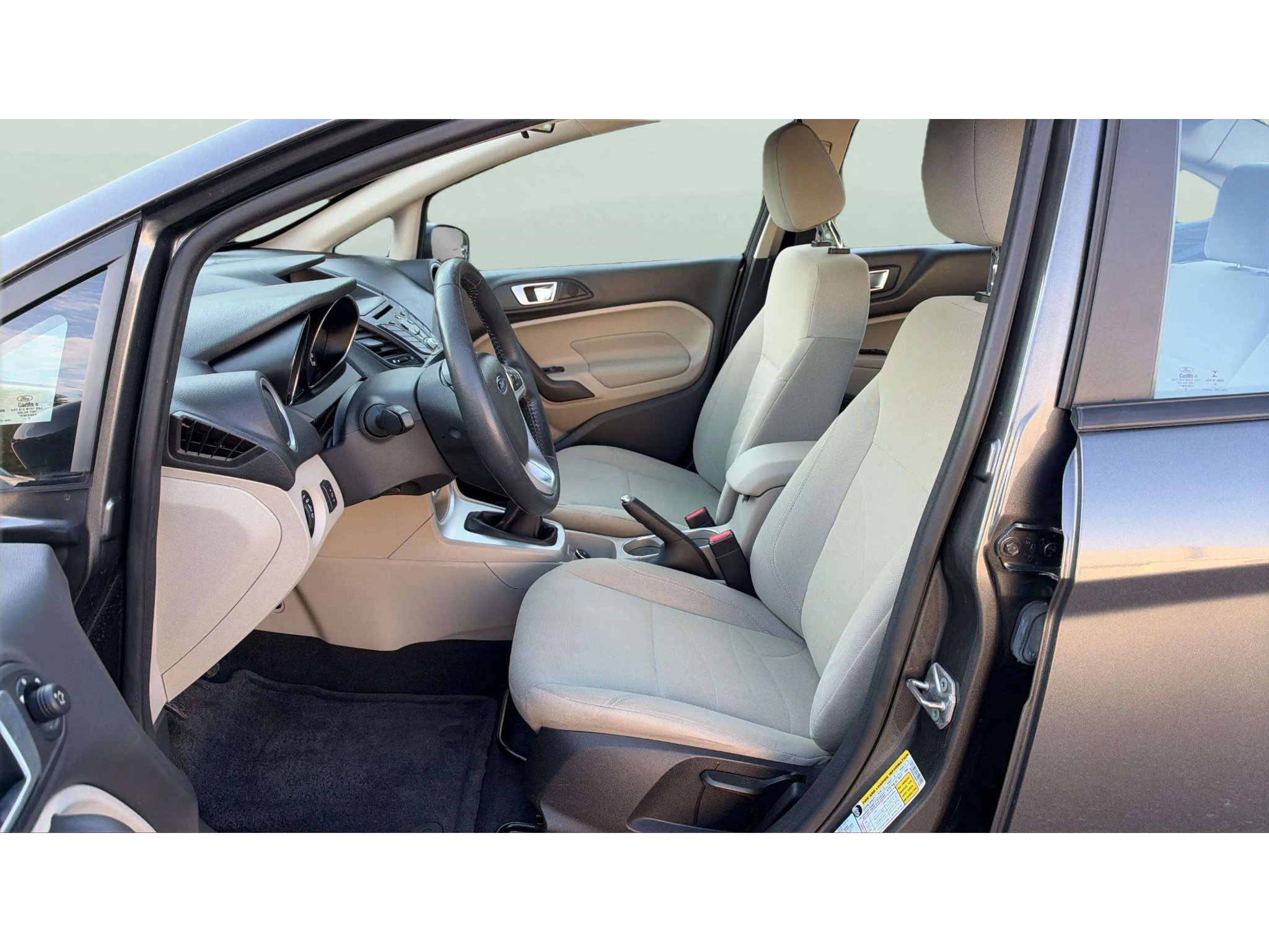 Used 2016 Ford Fiesta SE w/ Cold Weather Package FWD image 10